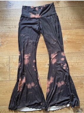 teeki black feather print flares for @iloveoscar2